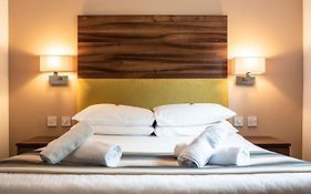 Livingston Lodge Hotel